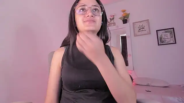  Caroliinee  online show from September 2025 04:50:01 PM