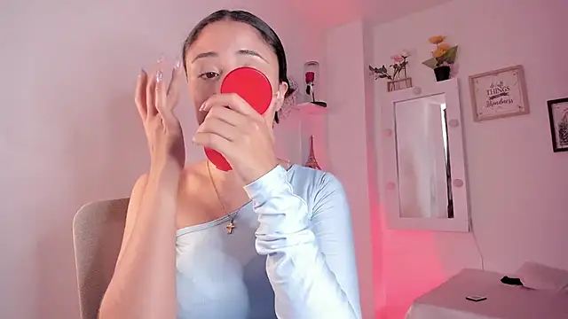  Caroliinee  online show from October 2025 06:37:01 PM