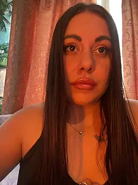 Snapshot of DaisyStreet chatting on July 2026 11:23:02 AM DaisyStreet online show from July 2026 11:23:02 AM
