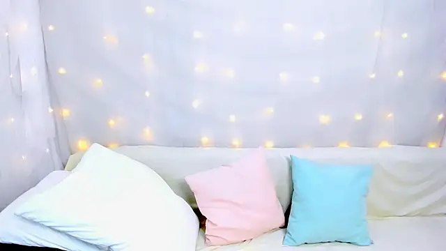 Lily Daviss online show from December 2025 03:01:02 AM