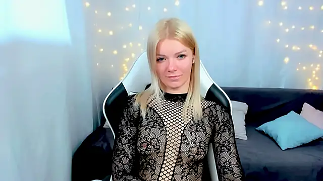 Lily Daviss online show from April 2026 03:02:01 AM