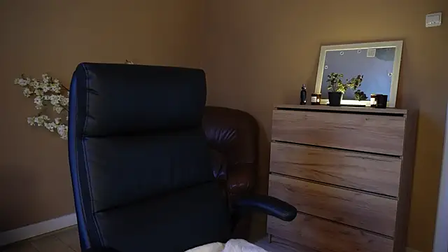 KaylaLaine online show from November 2025 07:18:02 AM