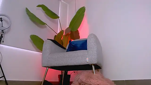 Sara ow online show from March 2026 07:53:02 PM