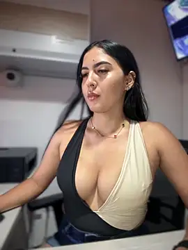 MarianaBenz online show from October 2025 09:46:01 PM