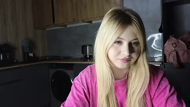 shy blondiee online show from January 2026 09:53:02 PM