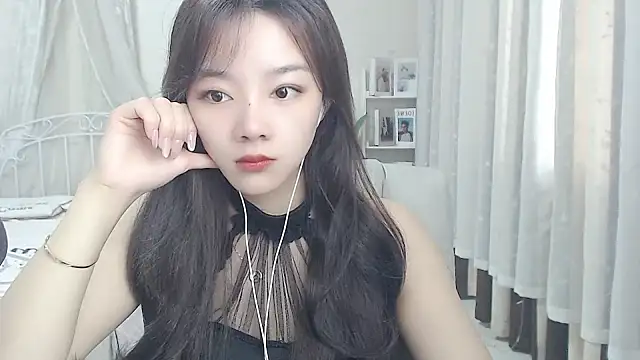 Snapshot of Jenny-Z chatting on April 2026 01:37:02 AM Jenny-Z online show from April 2026 01:37:02 AM