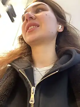 QuitieLia online show from March 2026 07:23:02 AM