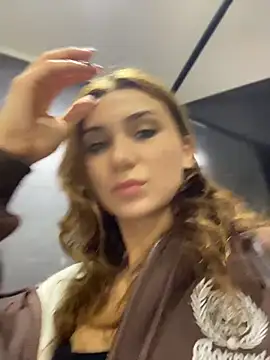 QuitieLia online show from April 2026 01:39:02 PM