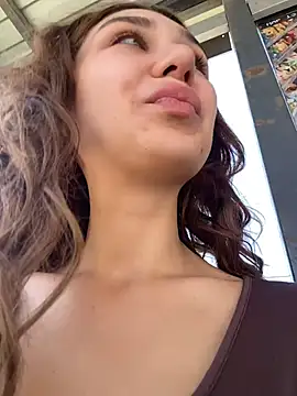 QuitieLia online show from July 2026 07:11:01 AM