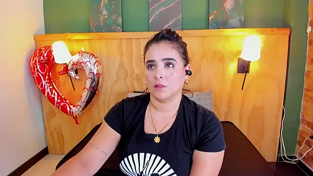 taylor bennet online show from February 2025 06:23:01 PM