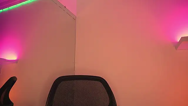 Gloomydoll online show from January 2026 07:11:01 PM