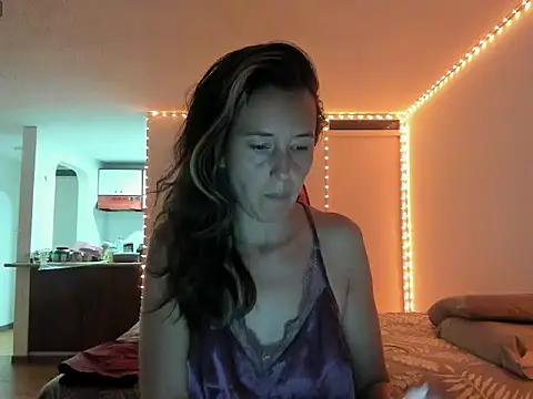 zoe jeane beker online show from May 2026 02:08:02 AM