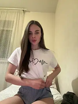 Snapshot of KristenSayles chatting on December 2024 04:01:02 PM KristenSayles online show from December 2024 04:01:02 PM