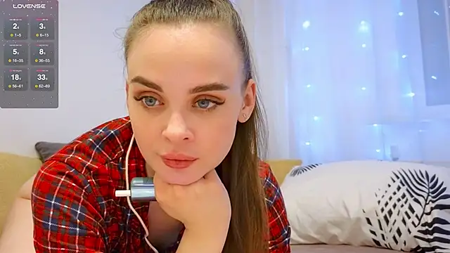 Snapshot of KristenSayles chatting on December 2024 11:31:02 PM KristenSayles online show from December 2024 11:31:02 PM