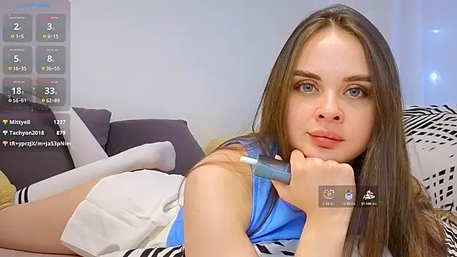 Snapshot of KristenSayles chatting on December 2024 05:10:02 AM KristenSayles online show from December 2024 05:10:02 AM