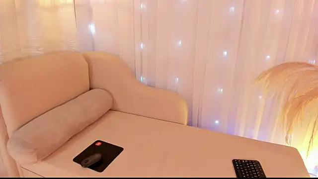 Snapshot of anniesweet02 chatting on September 2025 11:06:02 PM anniesweet02 online show from September 2025 11:06:02 PM