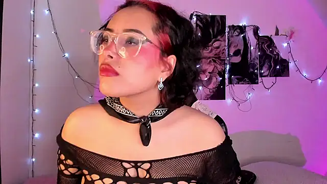 willow poisson online show from September 2025 05:26:02 PM