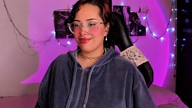 willow poisson online show from November 2025 05:23:01 PM