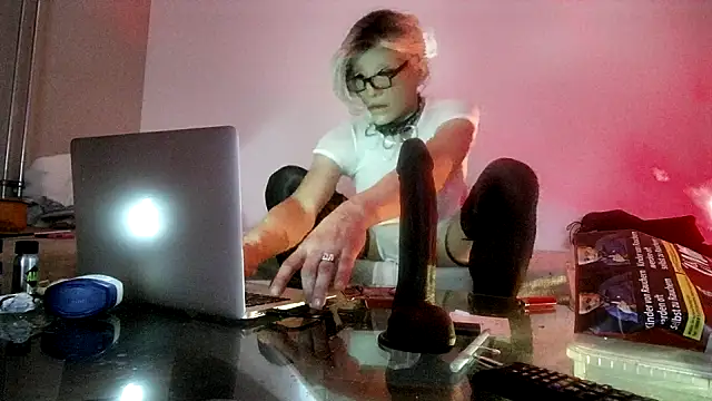 Snapshot of CharlotteVixxens chatting on February 2025 11:13:02 PM CharlotteVixxens online show from February 2025 11:13:02 PM