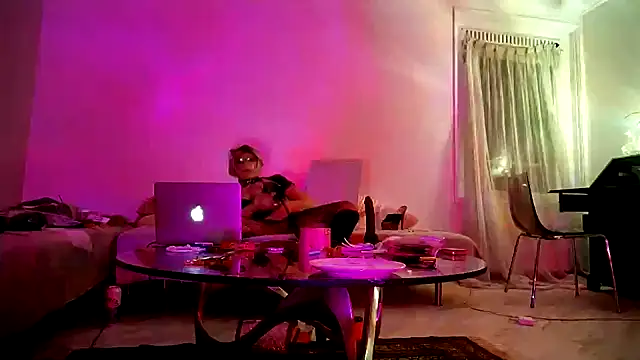 Snapshot of CharlotteVixxens chatting on February 2025 11:15:02 PM CharlotteVixxens online show from February 2025 11:15:02 PM