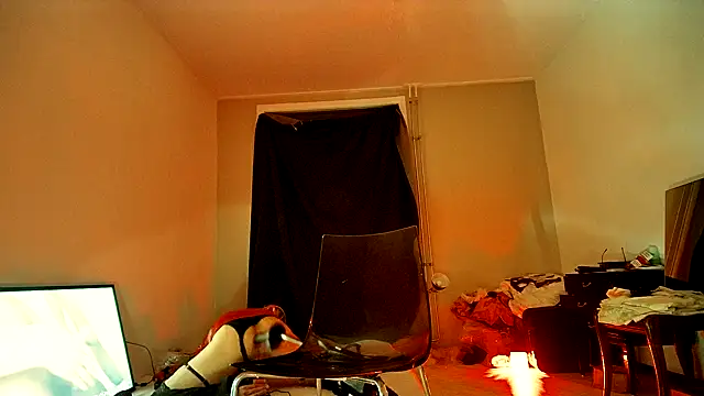 Snapshot of CharlotteVixxens chatting on March 2025 08:32:02 PM CharlotteVixxens online show from March 2025 08:32:02 PM