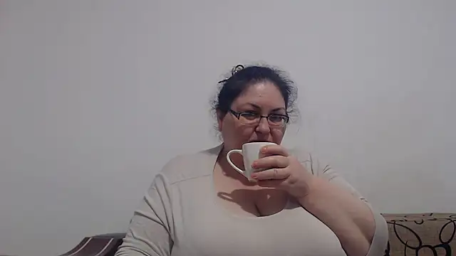 Nykyxo online show from May 2026 03:28:01 PM