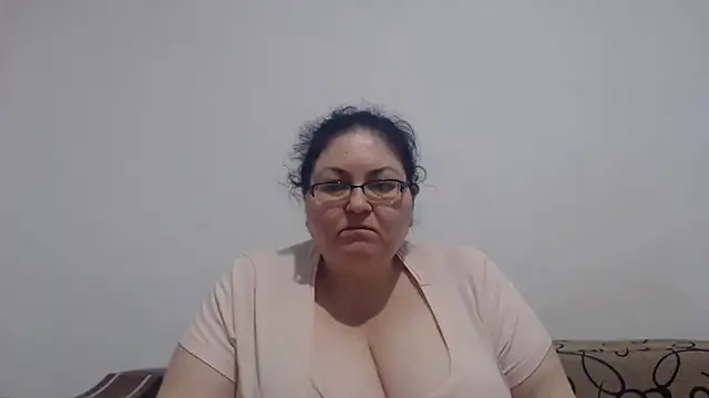 Snapshot of Nykyxo chatting on June 2026 01:20:02 PM Nykyxo online show from June 2026 01:20:02 PM