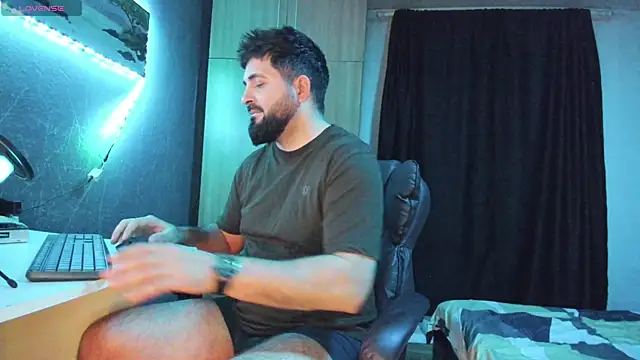 Snapshot of Eduu2322 chatting on February 2025 11:06:01 PM Eduu2322 online show from February 2025 11:06:01 PM