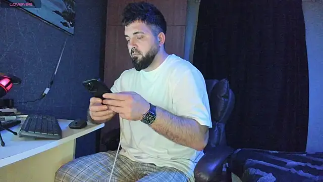 Snapshot of Eduu2322 chatting on March 2025 10:37:01 PM Eduu2322 online show from March 2025 10:37:01 PM