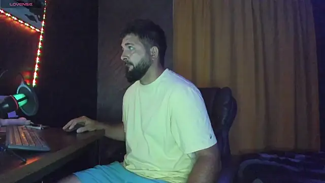 Snapshot of Eduu2322 chatting on September 2025 09:05:01 PM Eduu2322 online show from September 2025 09:05:01 PM