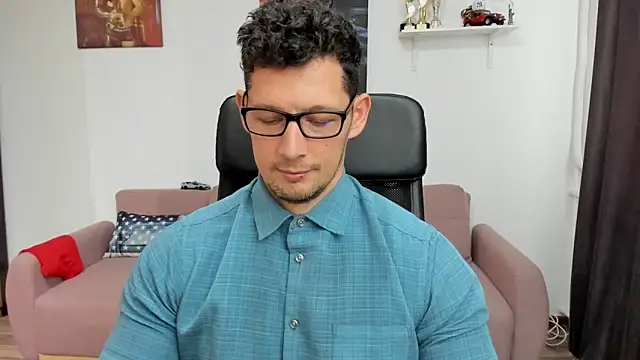 BrutusK08 online show from February 2025 09:54:02 AM