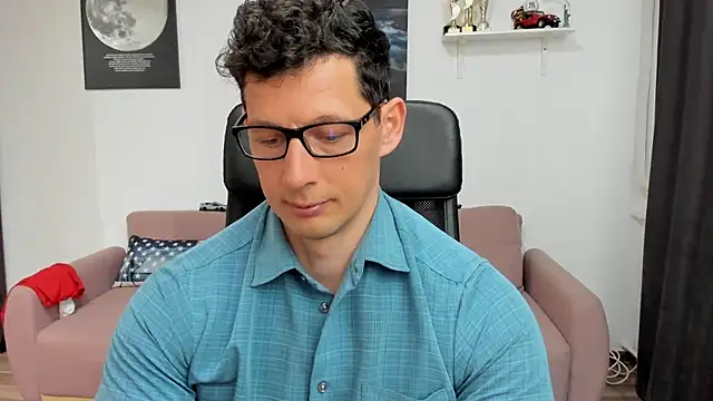 BrutusK08 online show from March 2025 01:17:01 PM