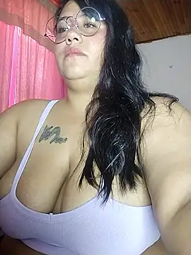 Snapshot of KATYGONZALEZ chatting on April 2026 10:11:01 PM KATYGONZALEZ online show from April 2026 10:11:01 PM