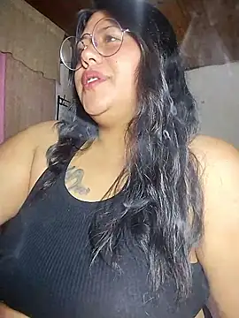 Snapshot of KATYGONZALEZ chatting on May 2026 11:00:01 PM KATYGONZALEZ online show from May 2026 11:00:01 PM