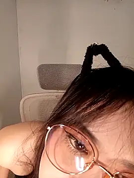 Snapshot of Chall_mee chatting on April 2026 03:42:02 PM Chall mee online show from April 2026 03:42:02 PM