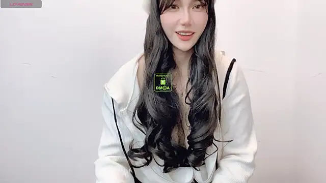 Snapshot of LIsha--170 chatting on December 2024 09:44:02 AM LIsha--170 online show from December 2024 09:44:02 AM