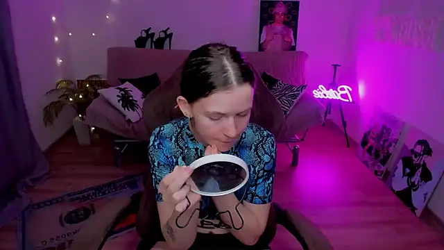 HelloRoxy online show from February 2026 07:28:01 PM