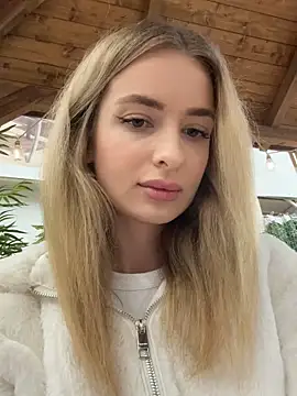 Snapshot of EvieEvans chatting on March 2025 05:50:01 PM EvieEvans online show from March 2025 05:50:01 PM