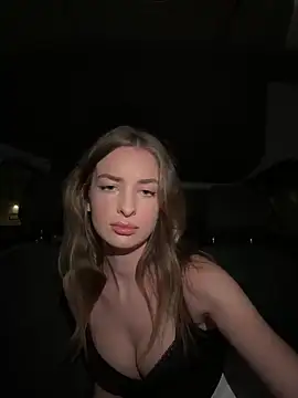 Snapshot of EvieEvans chatting on November 2025 05:23:01 PM EvieEvans online show from November 2025 05:23:01 PM