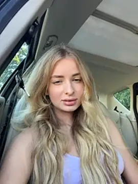Snapshot of EvieEvans chatting on July 2026 03:47:01 PM EvieEvans online show from July 2026 03:47:01 PM