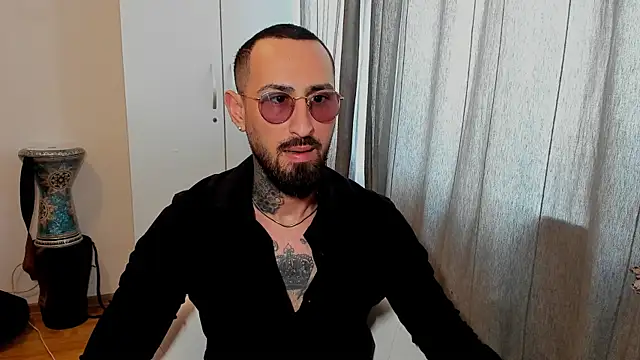 Baddfuckerr online show from January 2025 09:03:01 AM