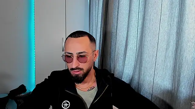 Baddfuckerr online show from February 2025 08:01:01 AM