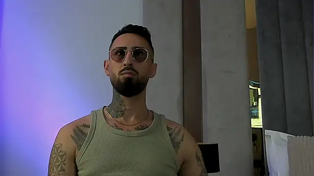 Baddfuckerr online show from September 2025 07:24:02 PM