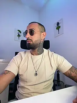 Baddfuckerr online show from July 2026 11:25:01 PM