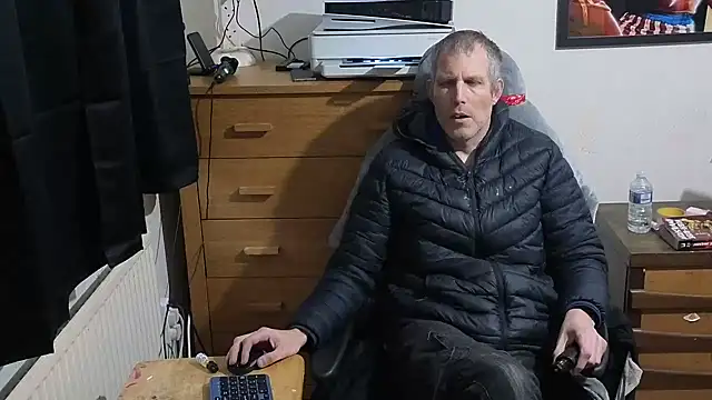 tall guy323 online show from January 2025 04:33:02 PM