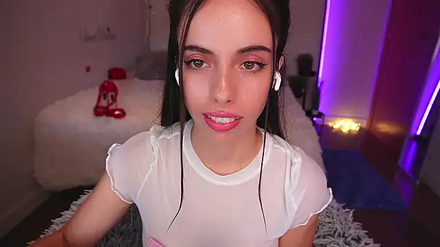 Snapshot of Dayna_Nebula chatting on October 2025 11:08:02 AM Dayna Nebula online show from October 2025 11:08:02 AM