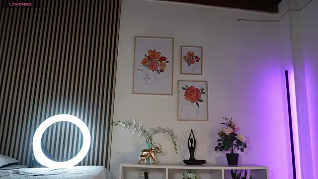 LillyDolls23 online show from April 2026 01:28:01 PM