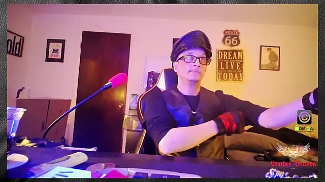 Snapshot of LeatherBrudda69 chatting on February 2026 08:22:01 AM LeatherBrudda69 online show from February 2026 08:22:01 AM