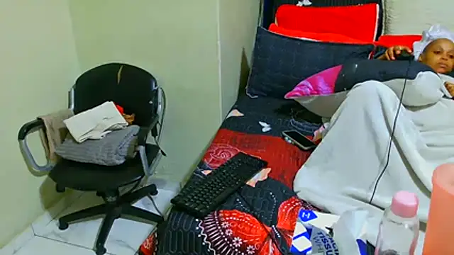 THESHORTQUEEN online show from December 2025 11:13:02 PM