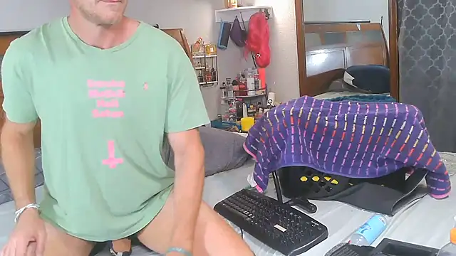Snapshot of Obi-Spun-Kenobi chatting on July 2026 12:04:01 AM Obi-Spun-Kenobi online show from July 2026 12:04:01 AM